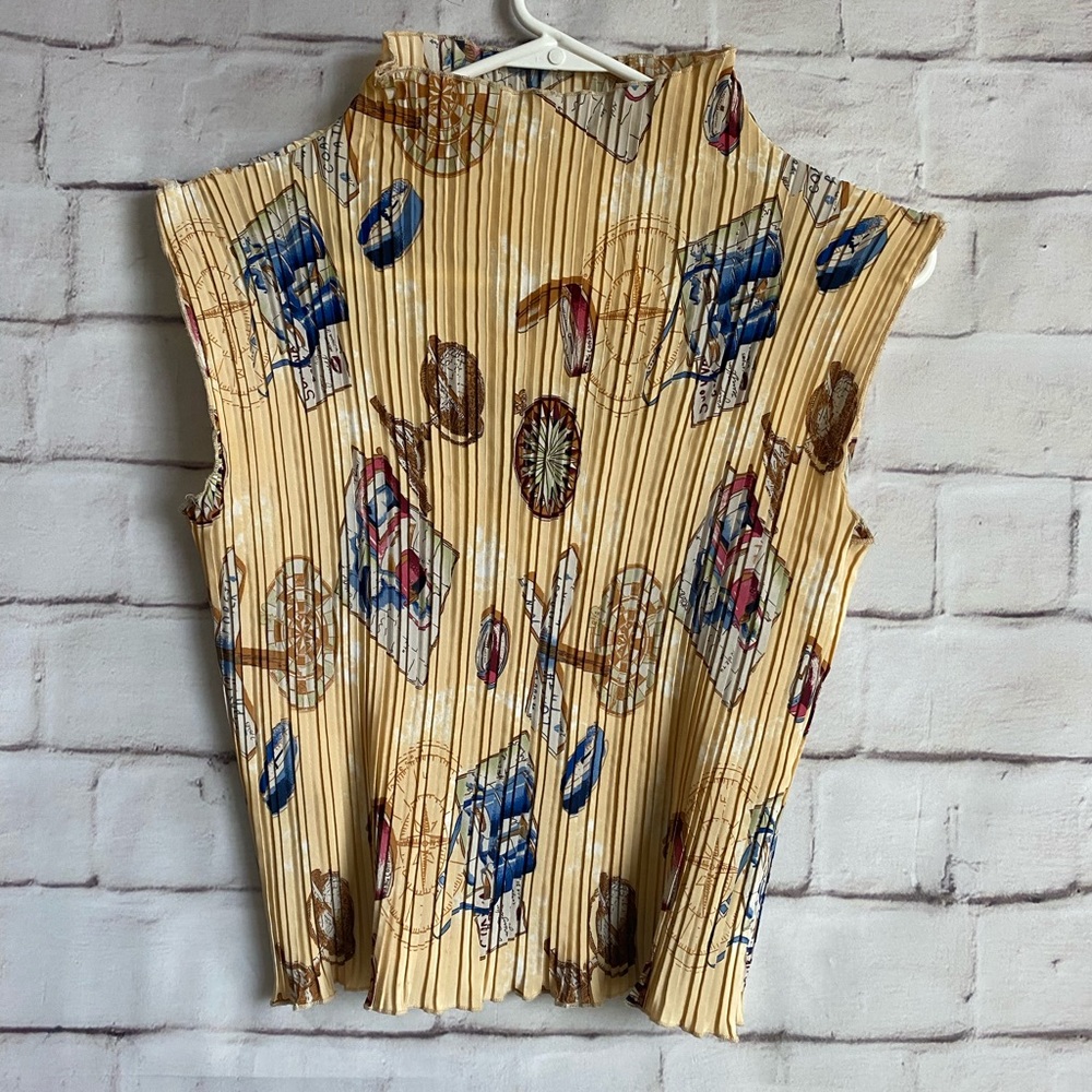 E.K. Designs Shirt, Accordion, Sleeveless Travel M